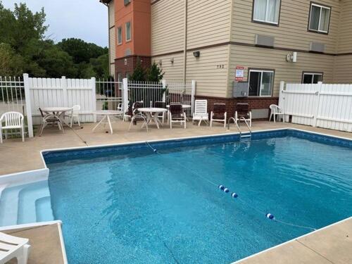 Holiday Inn Express - Wichita North - Park City By Ihg 외부 사진